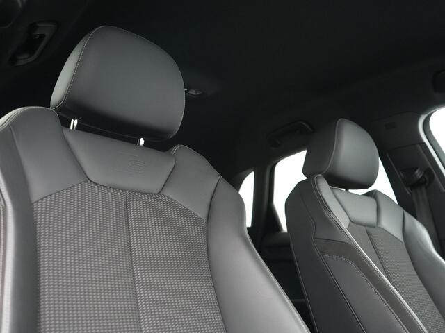 Audi Q3 45 TFSI e 2X S Line PHEV 245pk | Trekhaak Af Fabriek | Adaptive Cruise | Sportstoelen Verwarmd | Apple Carplay | Blis | DAB | Navigatie | Virtual | 18"L.M | Plug In Hybrid