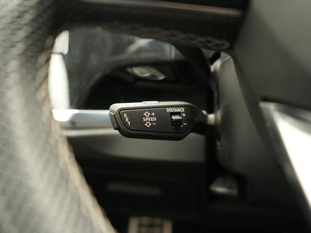 Audi Q3 45 TFSI e 2X S Line PHEV 245pk | Trekhaak Af Fabriek | Adaptive Cruise | Sportstoelen Verwarmd | Apple Carplay | Blis | DAB | Navigatie | Virtual | 18"L.M | Plug In Hybrid