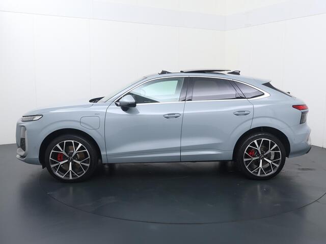 Audi Q3 Sportback 1.5 e-hybrid S edition | 272 PK | SoH 94% | Adaptive Cruise Control | Panoramadak | 360 graden camera | SONOS Premium 3D | Volleder | Matrix LED | Head-up Display | Keyless Entry | Dodehoek detectie | Climate control | Draadloze telefoonlader | Elektrische achterklep | Navigatiesysteem | Sfeerverlichting | Stoelverwarming | Apple Carplay / Android Auto |