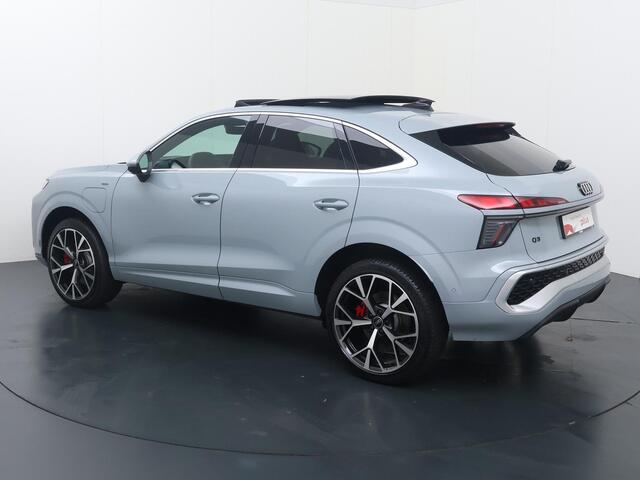 Audi Q3 Sportback 1.5 e-hybrid S edition | 272 PK | SoH 94% | Adaptive Cruise Control | Panoramadak | 360 graden camera | SONOS Premium 3D | Volleder | Matrix LED | Head-up Display | Keyless Entry | Dodehoek detectie | Climate control | Draadloze telefoonlader | Elektrische achterklep | Navigatiesysteem | Sfeerverlichting | Stoelverwarming | Apple Carplay / Android Auto |