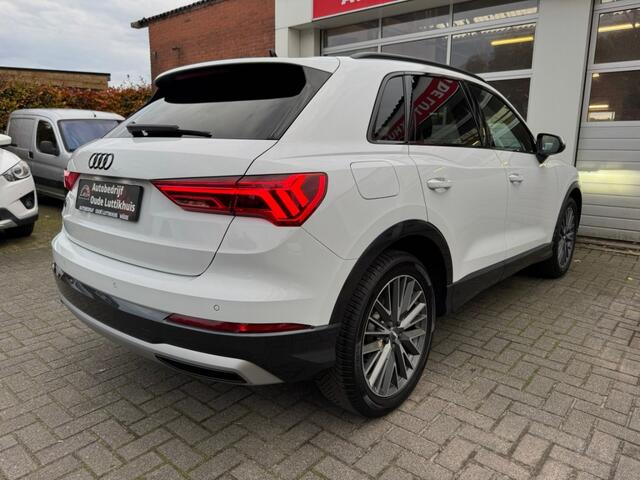 Audi Q3 35 TFSI 150PK S-Tronic S-Line Black Optic Matrix LED Leder Cruise PDC