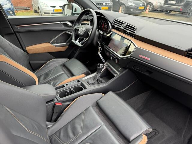 Audi Q3 35 TFSI 150PK S-Tronic S-Line Black Optic Matrix LED Leder Cruise PDC