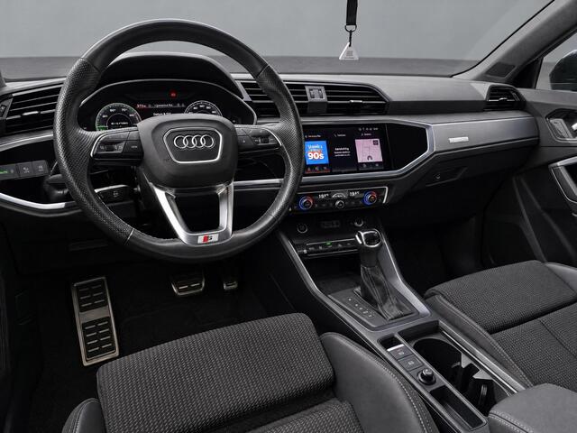 Audi Q3 45 TFSIe 245pk S edition · Camera · Apple/Android Car Play · Stoelverwarming · Navigatie · Elek. Achterklep · Keyless · 19'' Inch ·
