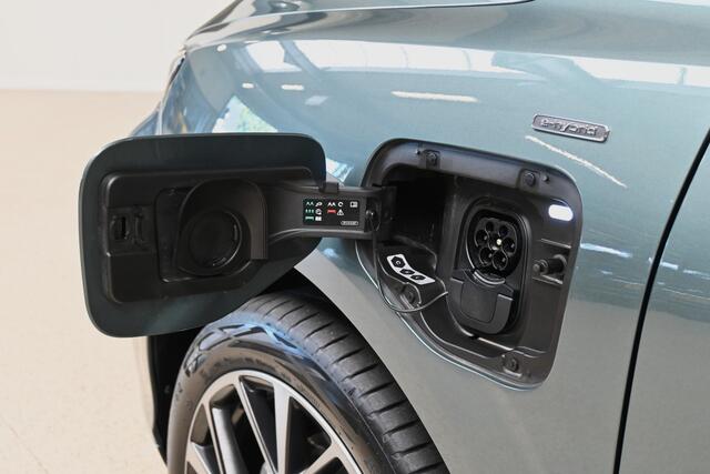 Audi Q3 Sportback 1.5 e-hybrid 272pk S edition | Matrix | Sonos | Head-up | Trekhaak | 100% (Dealer) onderhouden label
