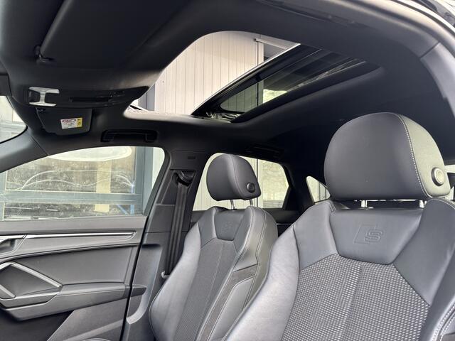 Audi Q3 Sportback 35 TFSI S-Line Black Pano