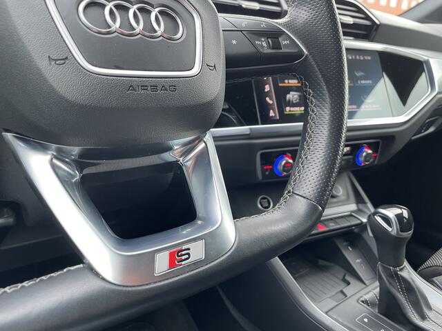 Audi Q3 Sportback 35 TFSI S-Line Black Pano