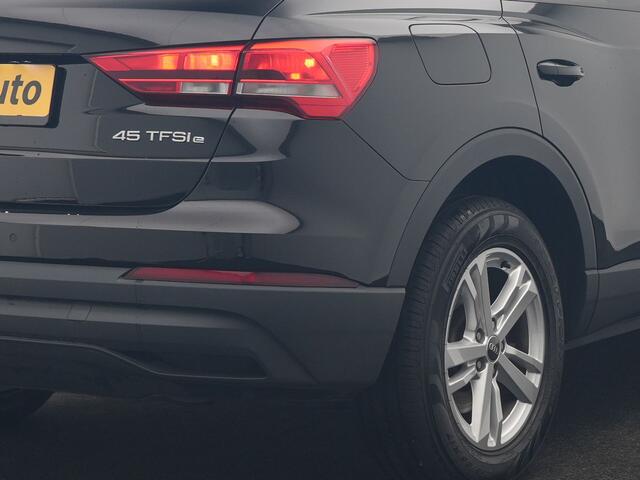 Audi Q3 45 TFSI e Advanced edition PHEV 245pk Dealer O.H | Panodak | 360 Camera | Blis | Voorstoelen Verwarmd | Sfeerverlichting | Cruise Control | DAB | Navigatie | Virtual | 17"L.M | Plug In Hybrid