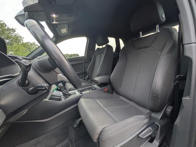 Audi Q3 35 TFSI 1.5 150PK | S-Line | Trekhaak | ACC | PDC | Carplay | LED | Stoel- stuurverw. | Climate | 18'' LM – foto 4