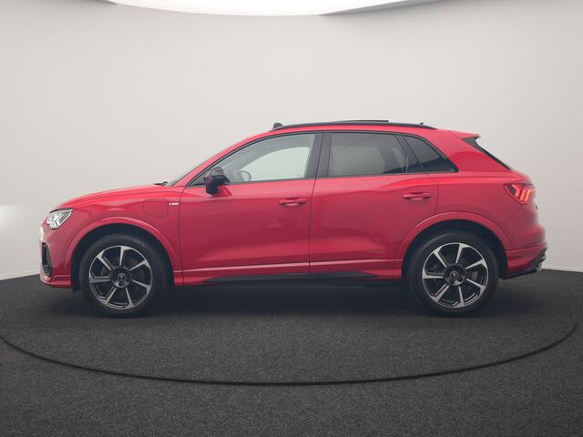 Audi Q3 45 TFSI e 2x S Line PHEV 245pk Dealer O.H. | Trekhaak Af Fabriek | Panodak | Adaptive Cruise | 360 Camera | Matrix LED | Alcantara Sportstoelen Memory & Verwarmd | Blis | Keyless | Sfeerverlichting | Navigatie | DAB | 19"L.M | Plug In Hybrid | – foto 2