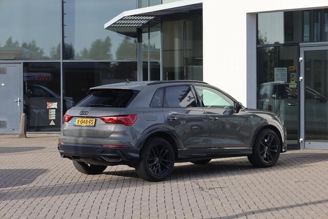 Audi Q3 40 TFSI quattro edition one 190PK / 140kW DSG, S-Line in- en exterieur, LED Matrix koplampen, dynamische richtingaanwijzers achter, verwarmbare voorstoelen, verwarmbaar multifunctioneel lederen stuurwiel, achteruitrijcamera (Rear View), parkeersensoren voor en achter (PDC), navigatie, dodehoekdetectie (Side Assist), elektrische achterklep, panoramadak, elektrisch verstel- en verwarmbare buitenspiegels, 2-zone climatronic, virtual cockpit, keyless start & entry, privacy glas, cruise control, dimmende binnenspiegel etc. – foto 3