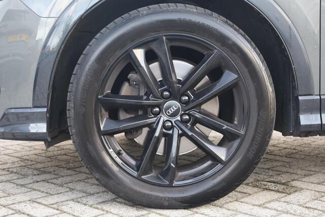 Audi Q3 40 TFSI quattro edition one 190PK / 140kW DSG, S-Line in- en exterieur, LED Matrix koplampen, dynamische richtingaanwijzers achter, verwarmbare voorstoelen, verwarmbaar multifunctioneel lederen stuurwiel, achteruitrijcamera (Rear View), parkeersensoren voor en achter (PDC), navigatie, dodehoekdetectie (Side Assist), elektrische achterklep, panoramadak, elektrisch verstel- en verwarmbare buitenspiegels, 2-zone climatronic, virtual cockpit, keyless start & entry, privacy glas, cruise control, dimmende binnenspiegel etc. – foto 6