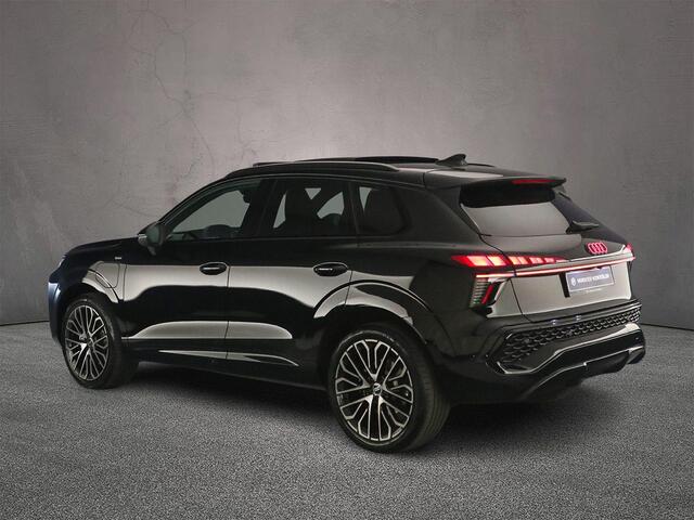 Audi Q3 1.5 e-hybrid S edition | Panoramadak | Trekhaak | Head-Up | SONOS | Privacy Glas | Dodehoek detectie |