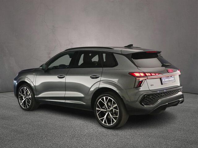 Audi Q3 1.5 e-hybrid S edition | Trekhaak | Panoramadak | Camera | Full-LED | Ambient Lichtpakket | Privacy Glas | Akoestisch glas | Zwart optiek | Keyless