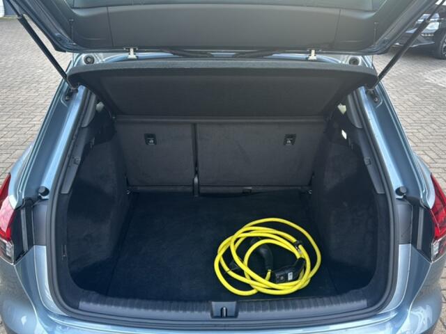 Audi Q4 40 E-TRON TREKHAAK/PANODAK/STOELVERW/PDC/NAVI/CARPLAY