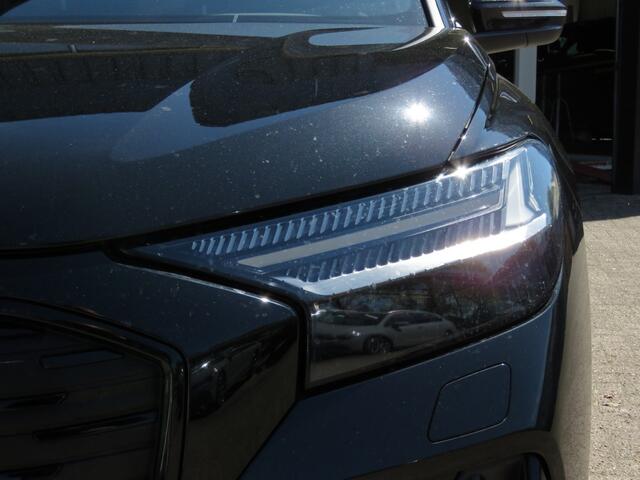 Audi Q4 40 S Competition 77 KWH / 20 Inch / Camera / Stoelverw. / BOVAG garantie