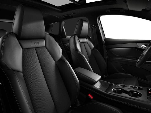 Audi Q4 S edition performance 82 kWh 286 PK · Glazen panoramdak · Trekhaak elek. wegklapbaar · Optiekpakket zwart