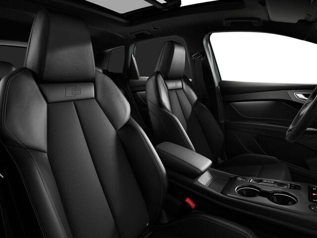 Audi Q4 S edition performance 82 kWh 286 PK · Trekhaak elek. wegklapbaar · Optiekpakket zwart · Glazen panoramadak