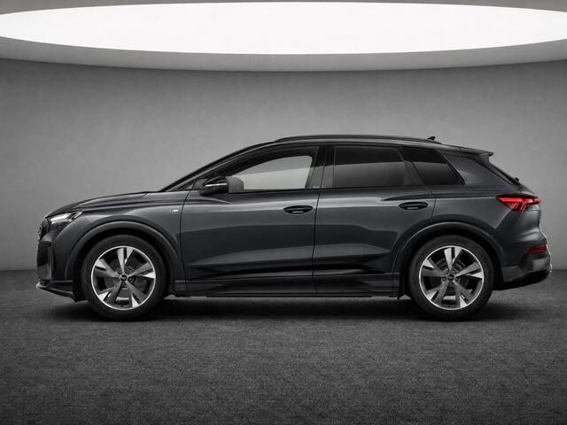 Audi Q4 S edition performance 82 kWh 286 PK · Glazen panoramadak · Trekhaak elek. wegklapbaar · Optiekpakket zwart