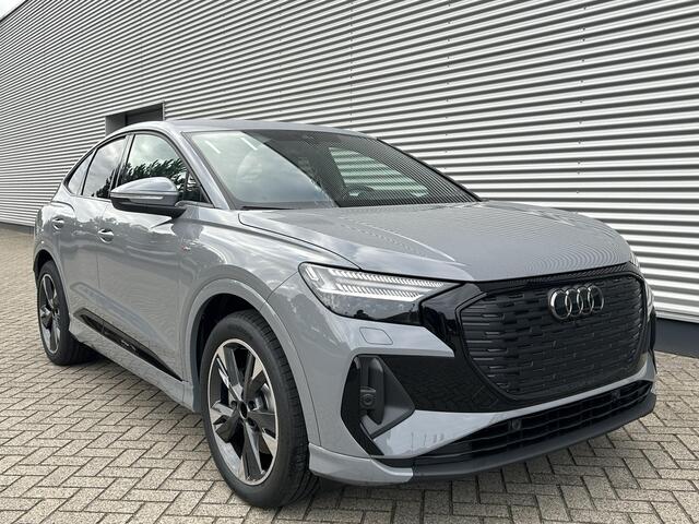 Audi Q4 Sportback e-tron S edition Competition e-tron 45 82 kWh 210 kW / 28 | Adaptieve Cruise Control | Stoelverwarming | Sfeerverlichting | Camera | Elektrische achterklep | Matrix Verlichting |