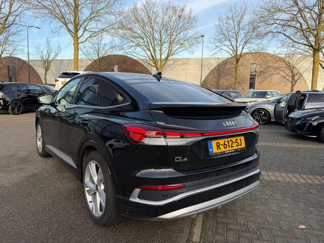 Audi Q4 Sportback e-tron 45 quattro S LINE 77 kWh VAN: 40.900,- VOOR: 37.770,- UW EINDEJAARSVOORDEEL: 3.130,- EURO | HALF LEDER | ELECTR ACHTERKLEP | SONOS AUDIO | CAMERA | ELECTR ACHTERKLEP | RIJKLAARPRIJS!