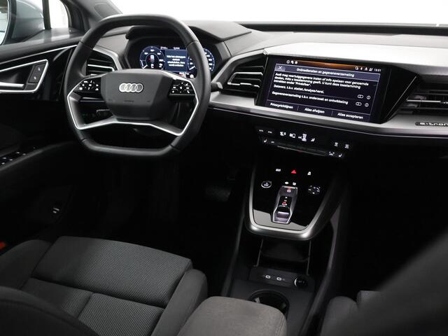 Audi Q4 Sportback e-tron 45 quattro Advanced edition 82 kWh | SOH 100% | Audi E-Care tot 11-2029 | Adaptieve Cruise Control | Camera | Sportstoelen | Stoelverwarming | Matrix LED | Comfort Pakket | Smartphone Pakket |