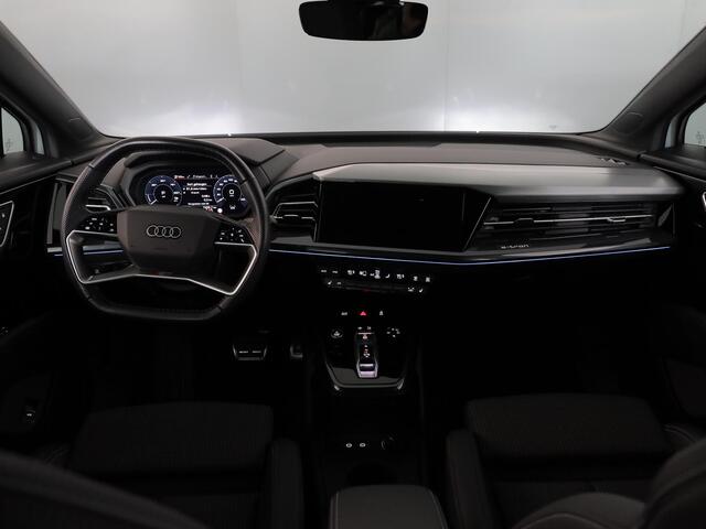 Audi Q4 Sportback e-tron 40 S edition 77 kWh 204 pk | Navigatie | Parkeersensoren (Park assist) | Achteruitrijcamera | Stoelverwarming | S-Line |