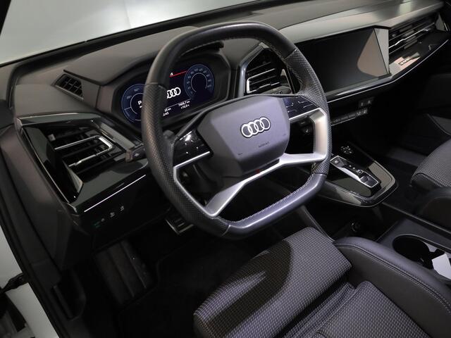 Audi Q4 Sportback e-tron 40 S edition 77 kWh 204 pk | Navigatie | Parkeersensoren (Park assist) | Achteruitrijcamera | Stoelverwarming | S-Line |