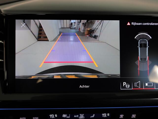 Audi Q4 Sportback e-tron 40 S edition 77 kWh 204 pk | Navigatie | Parkeersensoren (Park assist) | Achteruitrijcamera | Stoelverwarming | S-Line |