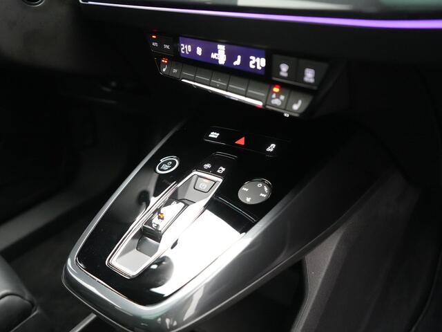 Audi Q4 Sportback e-tron 40 S edition 204pk | Panodak | Adaptive Cruise | Lederen Sportstoelen Verwarmd | Head Up | Matrix LED | Camera | Keyless | Sfeerverlichting | Apple Carplay |