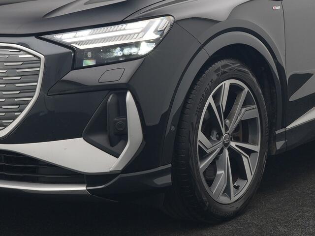 Audi Q4 Sportback e-tron 50 quattro S Line 77 kWh 300pk Dealer O.H. | Trekhaak Af Fabriek | Panodak | Adaptive Cruise | Head Up | Camera | Matrix LED | Lederen Sportstoelen Verwarmd | Sfeerverlichting | Apple Carplay | Keyless | Blis | 20"L.M | Navigatie |