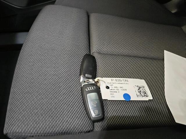 Audi Q4 Sportback e-tron 40 Advanced edition 77 kWh | Stoelverwarming | Stuurverwarming | Adaptive Cruise Control | Navigatie | Camera | Trekhaak | Keyless | RS Seats | Matrix LED |