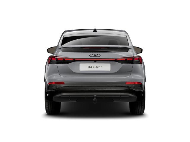 Audi Q4 Sportback e-tron 45 quattro S Edition 82 kWh | 286 PK | SoH 100% | Trekhaak | Panoramadak | 360 graden camera | Head-up display | S line | 21" LM velgen |