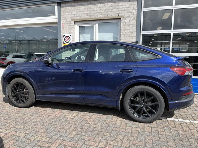 Audi Q4 Sportback e-tron 40 Advanced edition 77 kWh / AUTOMAAT/ SOH 91%/ 204 PK/ WARMTEPOMP/ SMARTPHONE INTERFACE/ TREKHAAK/ KEYLESS/ PARK.SENSOREN+CAMERA/ STOELVERWARM./ CRUISE/ ELEK.KLEP/ RIJ-MODI/ CLIMA/ NAVI/ DAB/ LED/ 19'' LMV