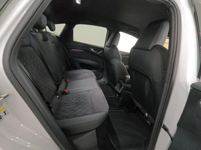 Audi Q4 Sportback e-tron 40 S edition 77 kWh 204Pk / 21'' LMV / Camera / PDC V+A / WORDT VERWACHT