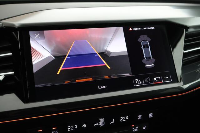 Audi Q4 Sportback e-tron 40 S edition 77 kWh Trekhaak Camera HUD Sonos Panoramadak Stoelverwarming Navigatie S-Line