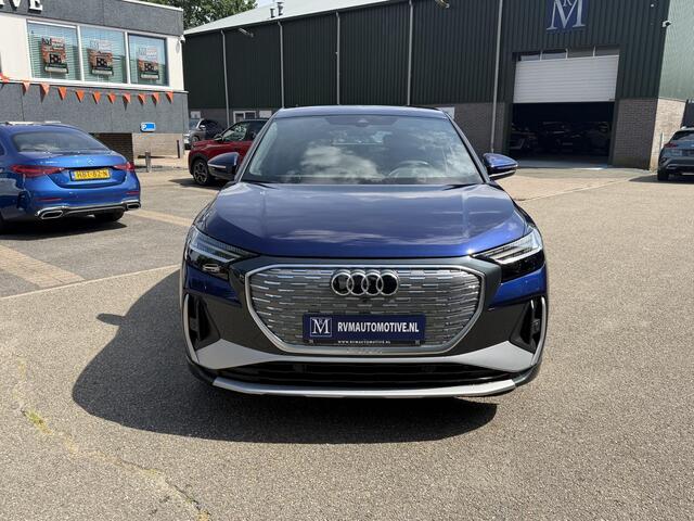 Audi Q4 Sportback e-tron 45 Edition 82 kWh VAN: 44.900,- VOOR: 41.877,- UW WKVOORDEEL: 3.023,-|S-LINE| 10.000KM! | STOELVERWARMING| ELEKTRISCHE ACHTERKLEP| ACHTERUITRIJCAMERA | MATRIX LED|