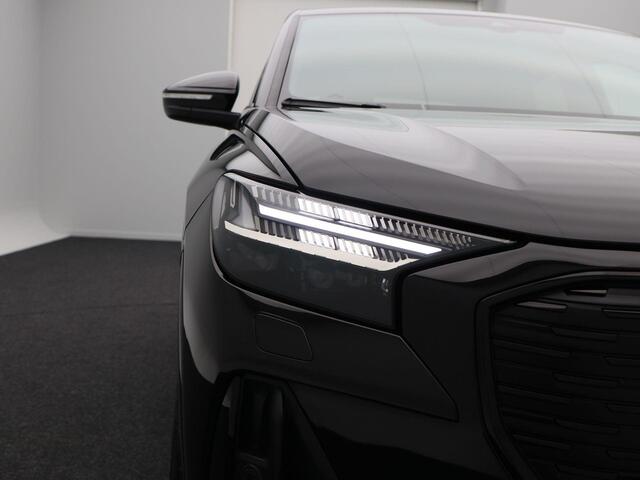 Audi Q4 Sportback e-tron 50 quattro S edition 77 kWh 299 Pk | Stoel/Stuurverwarming | Camera | Panoramadak | Sonos Audio | Warmtepomp | Head UP | Matrix LED | 21 Inch | 55.686 Km !!
