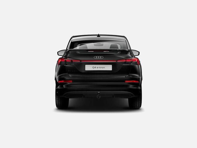 Audi Q4 Sportback e-tron Advanced edition 204 PK · Hemelbekleding zwarte stof · Lendensteunen · Trekhaak elek. wegklapbaar