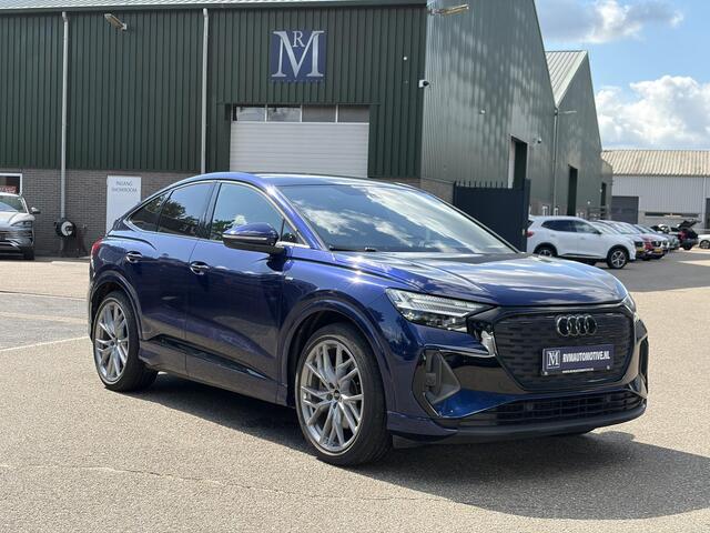 Audi Q4 Sportback e-tron 45 S Edition 82 kWh S-LINE BINNEN + BUITEN VAN: 48.900,- VOOR: 44.877,- UW WKOORDEEL: 4.023,- | 21 INCH!| MEM. STOEL| ACHTERUITRIJCAMERA| NAPPA LEER| DIAMOND STICHING | FABR. GARANTIE T/M 2028