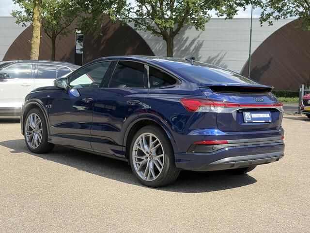 Audi Q4 Sportback e-tron 45 S Edition 82 kWh S-LINE BINNEN + BUITEN VAN: 48.900,- VOOR: 44.877,- UW WKOORDEEL: 4.023,- | 21 INCH!| MEM. STOEL| ACHTERUITRIJCAMERA| NAPPA LEER| DIAMOND STICHING | FABR. GARANTIE T/M 2028