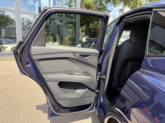 Audi Q4 Sportback e-tron 45 S Edition 82 kWh S-LINE BINNEN + BUITEN VAN: 48.900,- VOOR: 44.877,- UW WKOORDEEL: 4.023,- | 21 INCH!| MEM. STOEL| ACHTERUITRIJCAMERA| NAPPA LEER| DIAMOND STICHING | FABR. GARANTIE T/M 2028