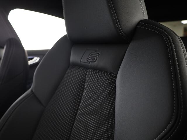 Audi Q4 Sportback e-tron 45 quattro S Edition Competition 82 kWh 286pk | Navigatie | 20 inch lichtmetalen velgen | Adaptive cruise controle | Zwart Optiek