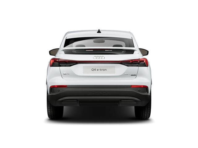 Audi Q4 Sportback e-tron 45 quattro Edition 77 kWh | 265 PK | Stoelverwarming | Apple Carplay/Android Auto | Cruise control | Climate control | 19" LM velgen |