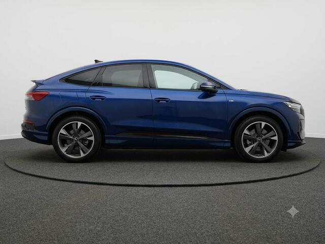 Audi Q4 Sportback e-tron 50 quattro Launch edition S Competition 77 kWh 299pk | Panoramadak | Sonos | Trekhaak | Head Up display | Lederen bekleding