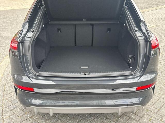 Audi Q4 Sportback e-tron S edition quattro performance 82 kWh · Tech Pro · Panorama dak · SONOS Sound · Ambient lighting · Head-up Display