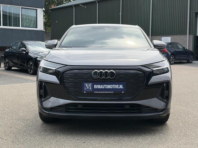 Audi Q4 Sportback e-tron 45 S Edition 82 kWh SOH 96% | S-Exterieur | ADAPT. CRUISE CONTROL | STOELVERWARMING | ELEK. ACHTERKLEP | ACHTERUIRIJCAMERA | RIJKLAAR + 12 MND BOVAG GARANTIE | RESTERENDE ACCU GARANTIE TOT EN MET 2032 OF 160k KM |