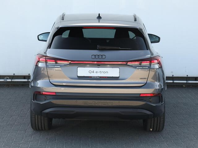 Audi Q4 e-tron 45 quattro Advanced edition 82 kWh | Optiek zwart | Privacy glas | 20" Lichtmetalen velgen |