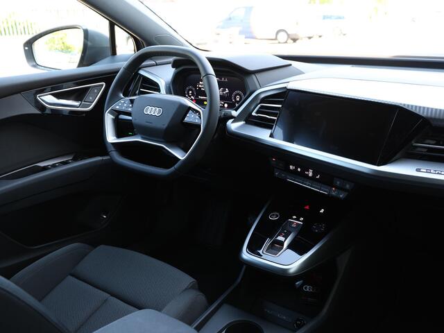 Audi Q4 e-tron 45 quattro Advanced edition 82 kWh | Optiek zwart | Privacy glas | 20" Lichtmetalen velgen |