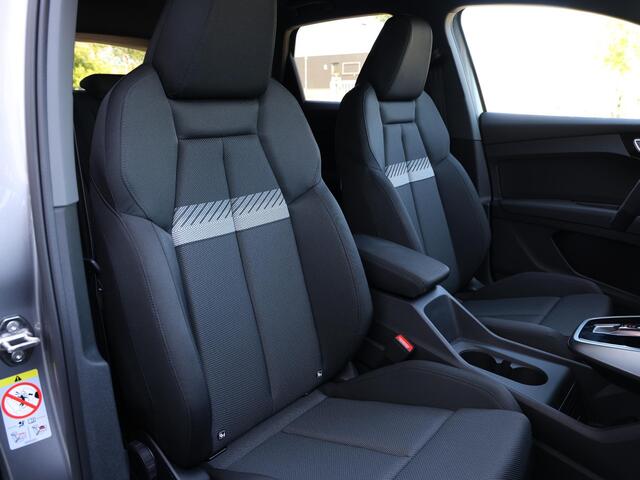 Audi Q4 e-tron 45 quattro Advanced edition 82 kWh | Optiek zwart | Privacy glas | 20" Lichtmetalen velgen |