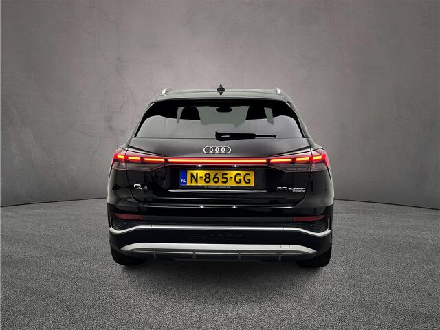 Audi Q4 e-tron 50 quattro Launch edition S Competition 77 kWh | Panoramadak | Head-Up | Sport-Plusstoelen| Ambient-lightning | Stoelverwarming | Elekt.stoelen+Memory | Sonos |